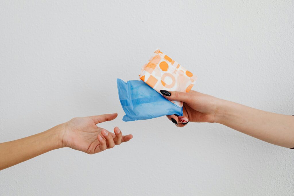 Programa Dignidade Menstrual garante absorventes gratuitos para estudantes