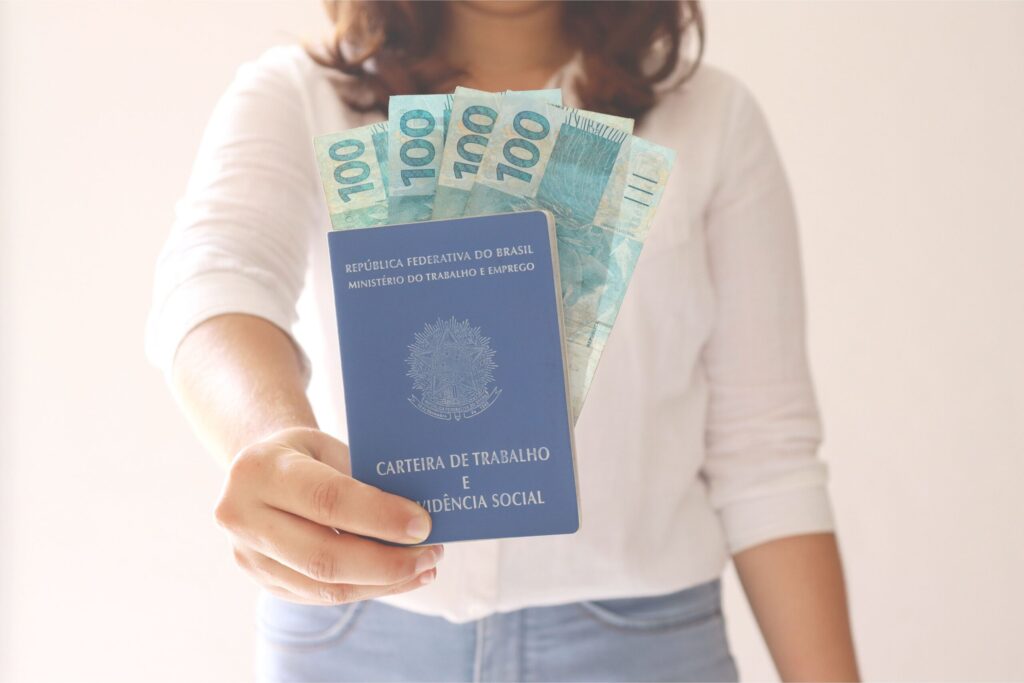 Revisão do INSS: quem pode receber valores retroativos em agosto