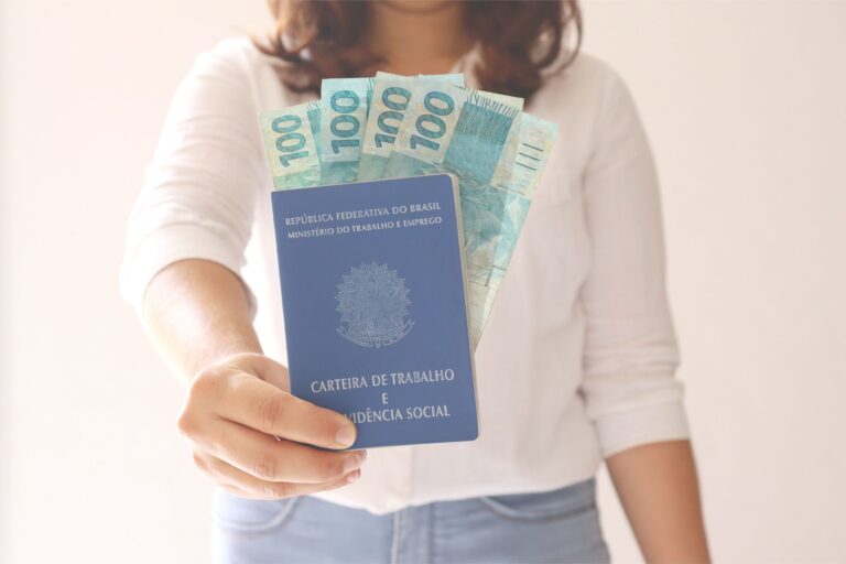 Revisão do INSS: quem pode receber valores retroativos em agosto